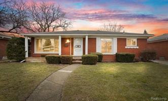 featured image of 28876 Palm Beach Dr