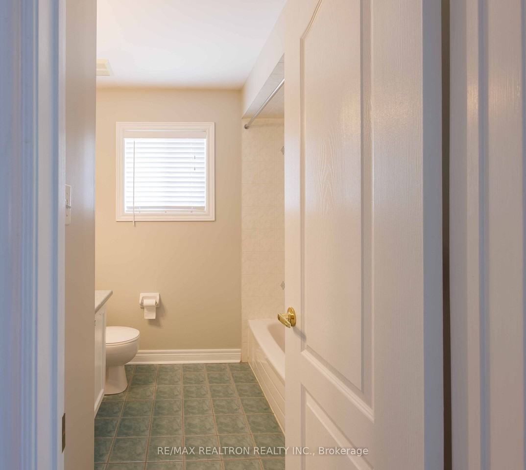 478 Menczel Crescent ## - Photo 2 of 6