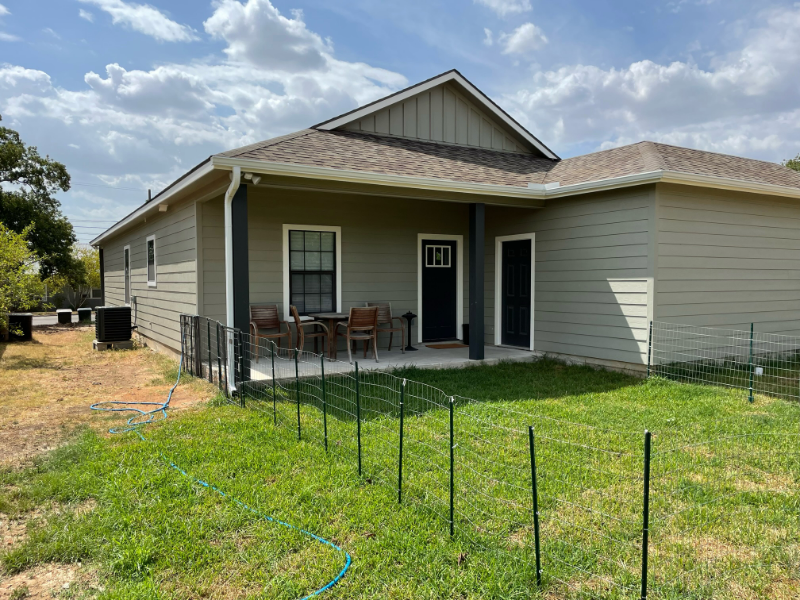 810 S Caldwell St - Photo 2 of 7