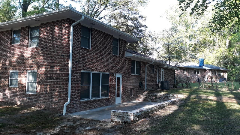 312 Harvey Cir - Photo 2 of 18