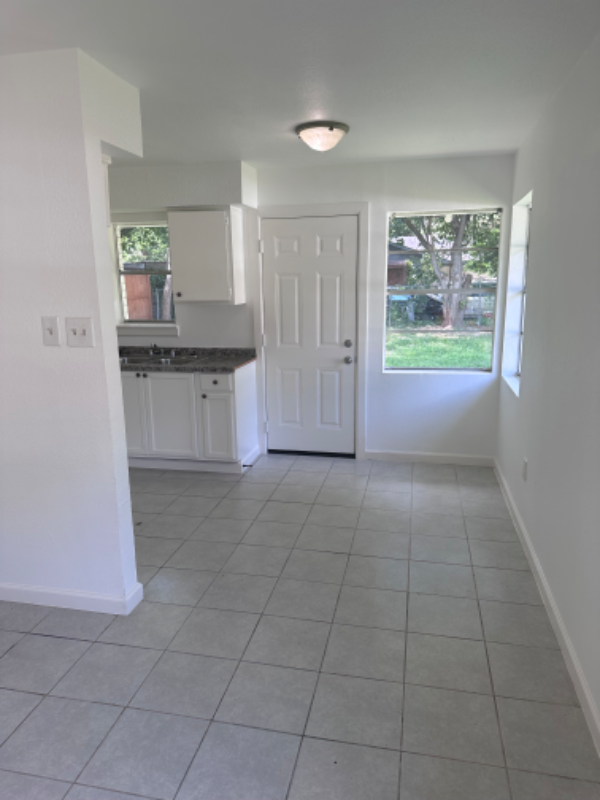 7822 Oak Knoll Ln - Photo 3 of 8