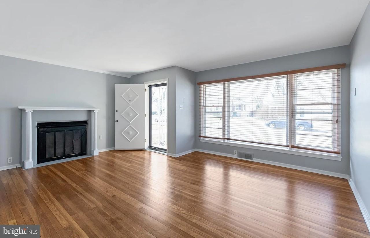 1307 Strafford Rd #NA - Photo 2 of 12