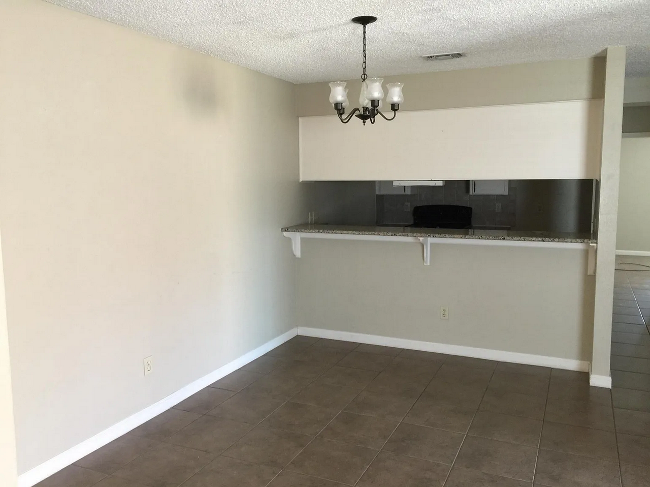 110 Catherine St #B - Photo 2 of 9