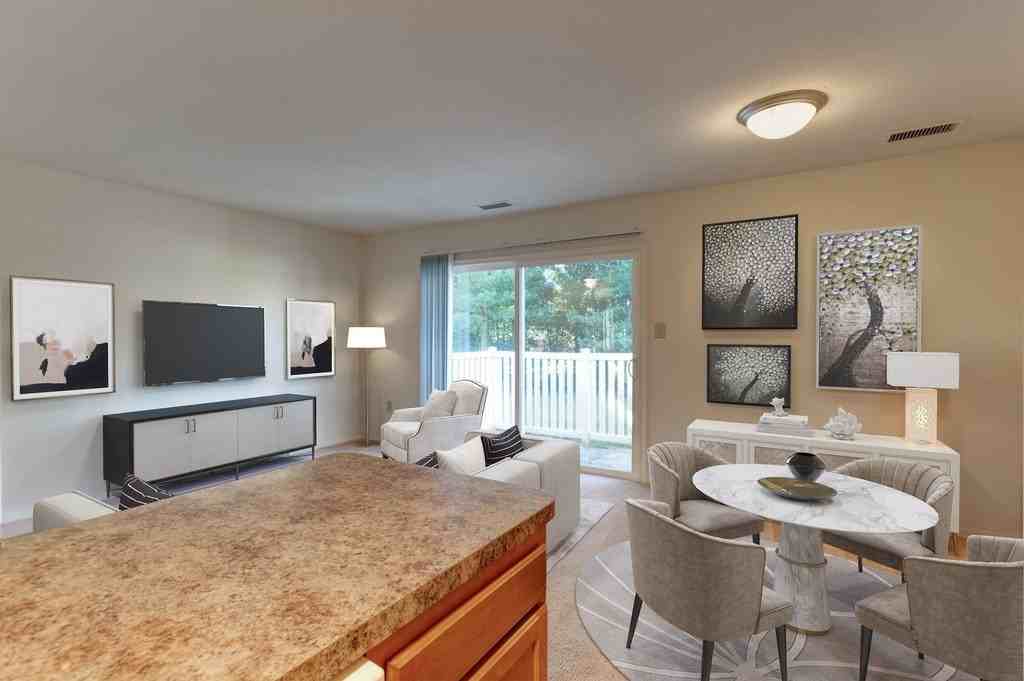 Fox Chase Apartments - Photo 7 of 9