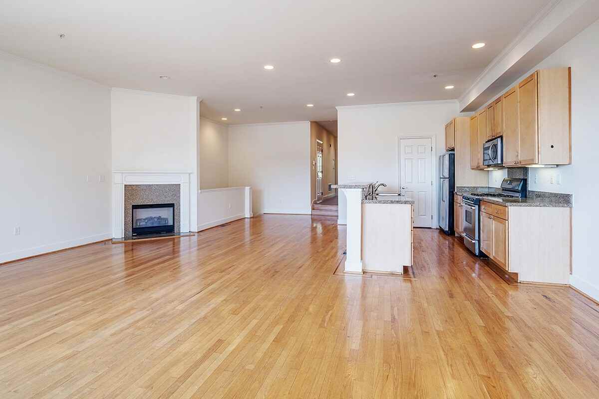 639 Pennsylvania Ave - Photo 2 of 33