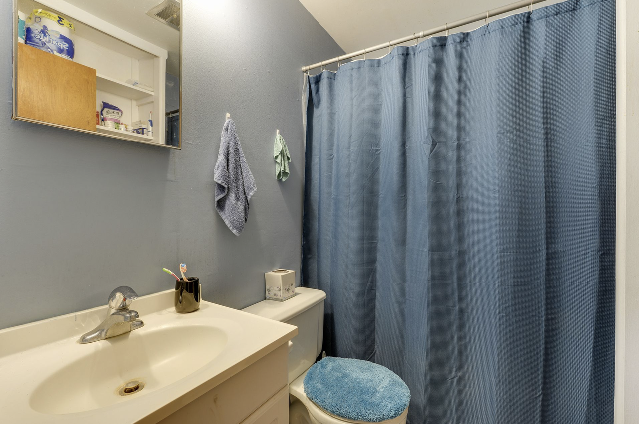 682 6th Street - Photo 3 of 12