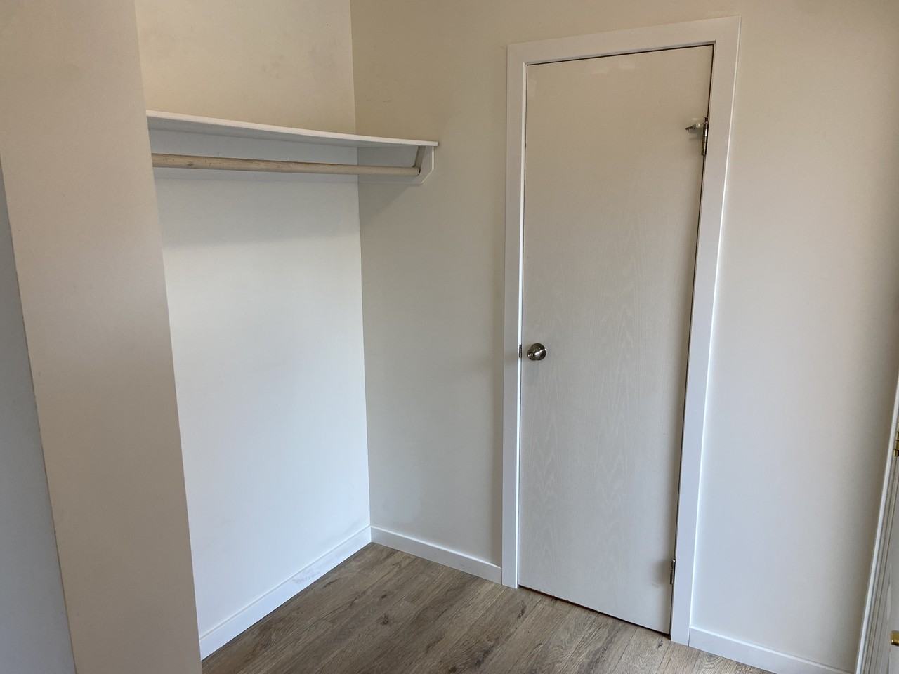 18611 66 Ave Nw - Photo 2 of 14