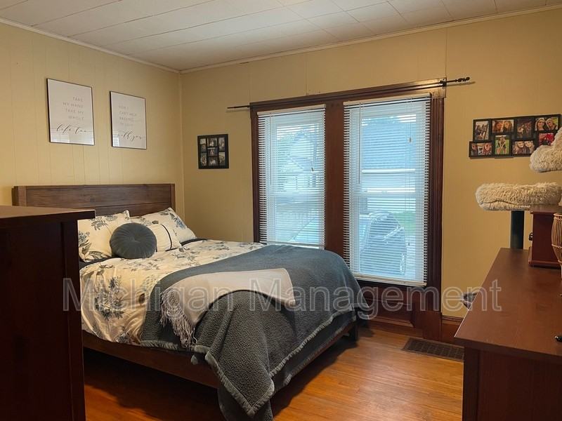 455 N Mill St #B - Photo 3 of 9