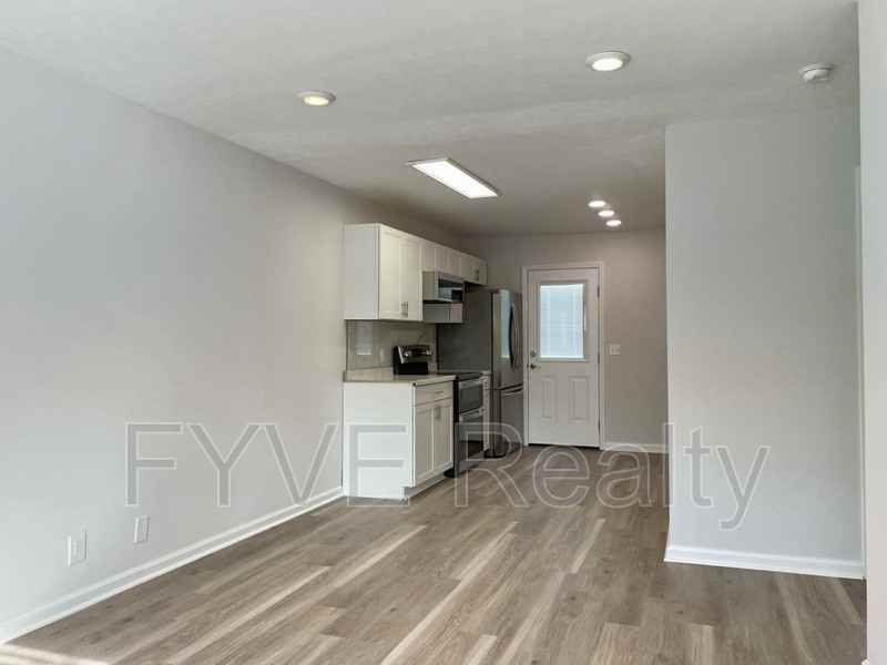 1517 Mary St #B - Photo 3 of 17