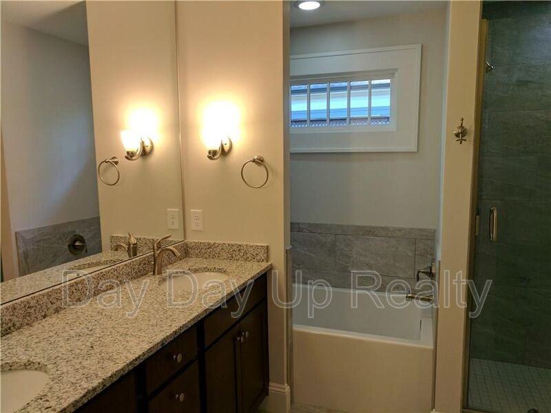 220 Mountain View St - Photo 2 of 33