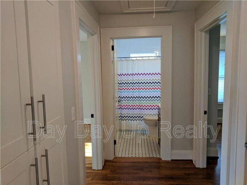 220 Mountain View St - Photo 3 of 33