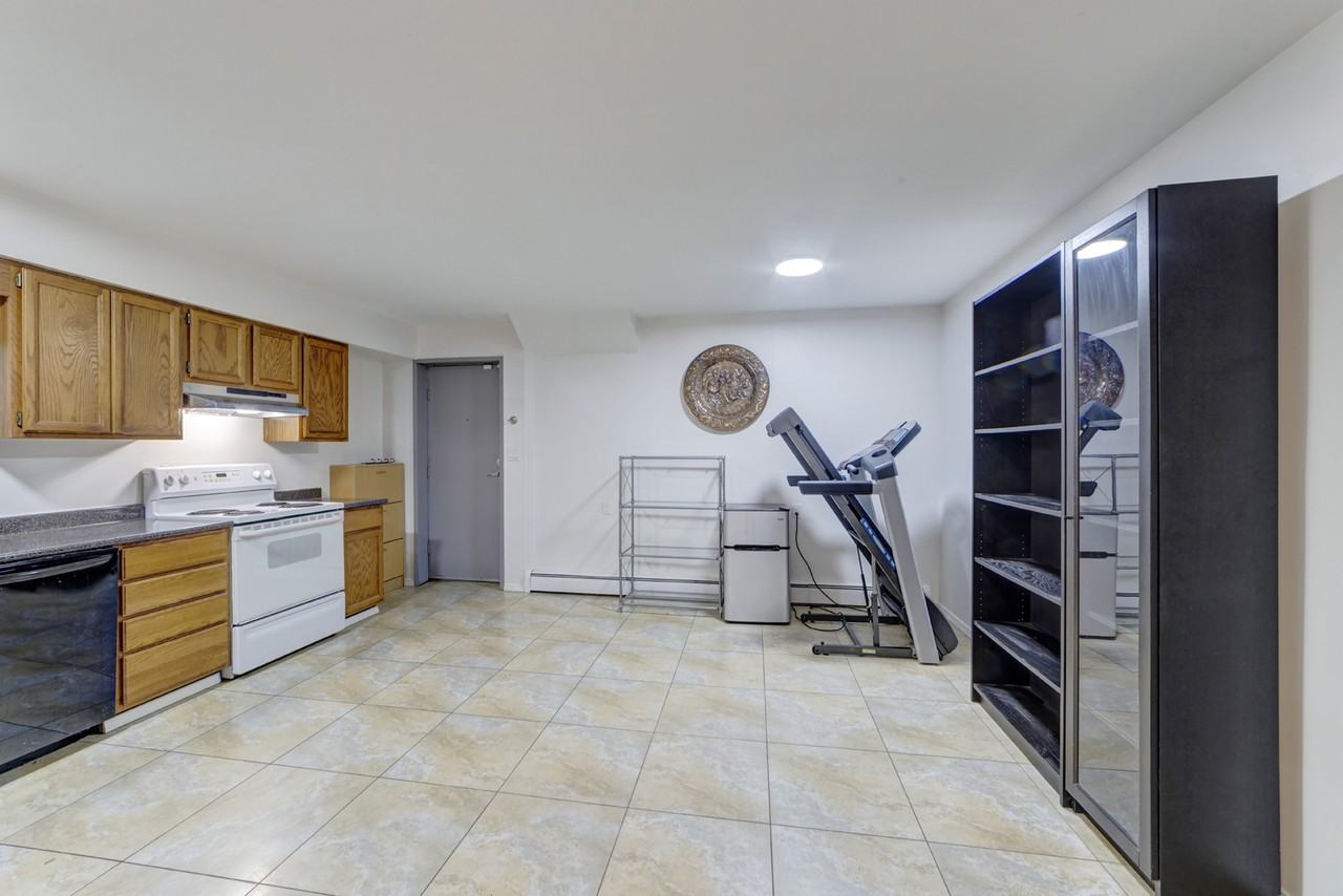 2033 Cedar Village Crescent - Photo 3 of 15