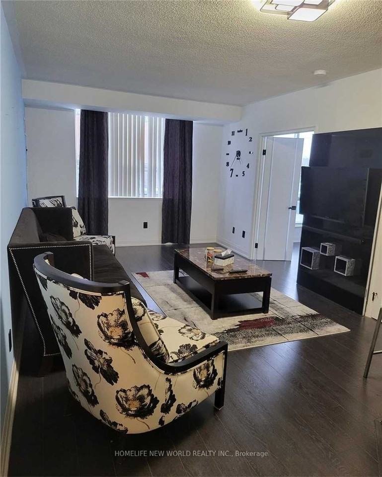 7378 Yonge Street ## - Photo 3 of 6