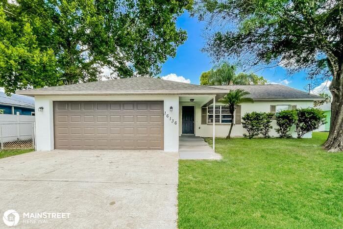 16136 Surrey Dr - Photo 2 of 17