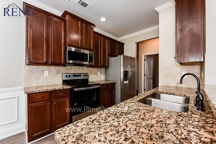 933 Besse Way - Photo 3 of 17