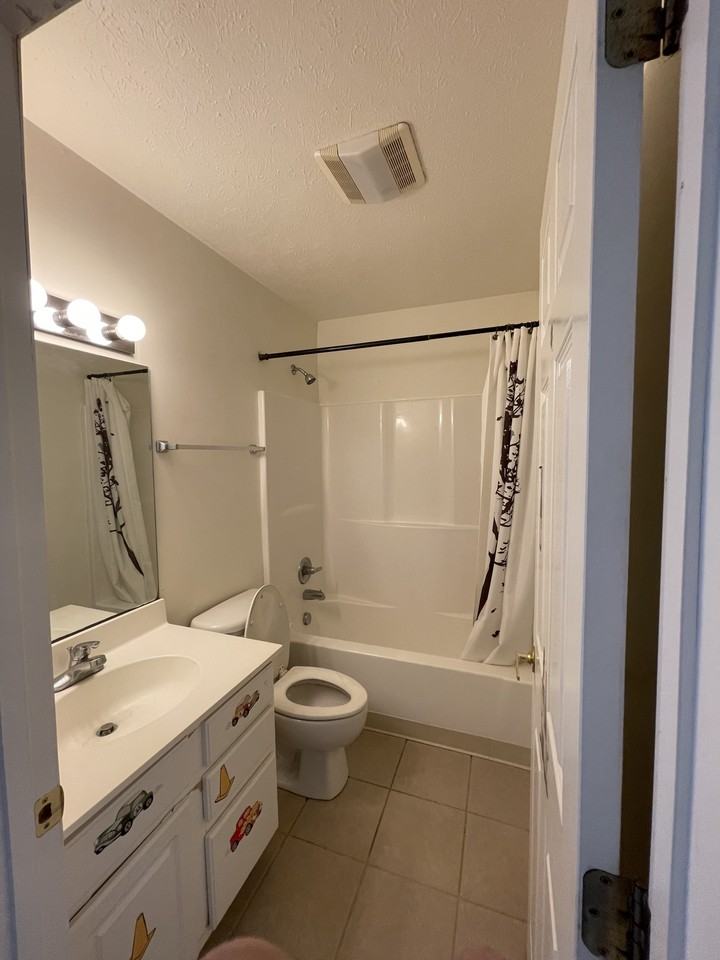 152 Donna Ave #SHI - Photo 3 of 10