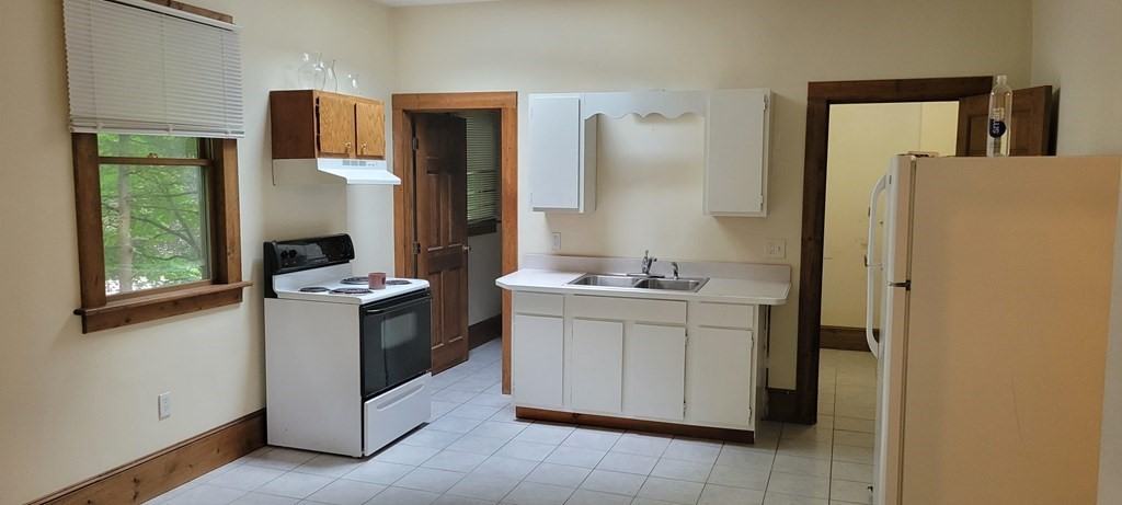 214 N Franklin St #4 - Photo 2 of 18