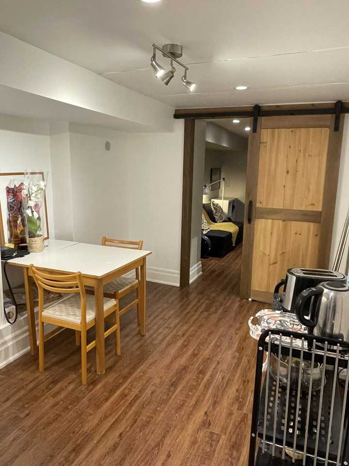 128 Roslin Avenue - Photo 3 of 17