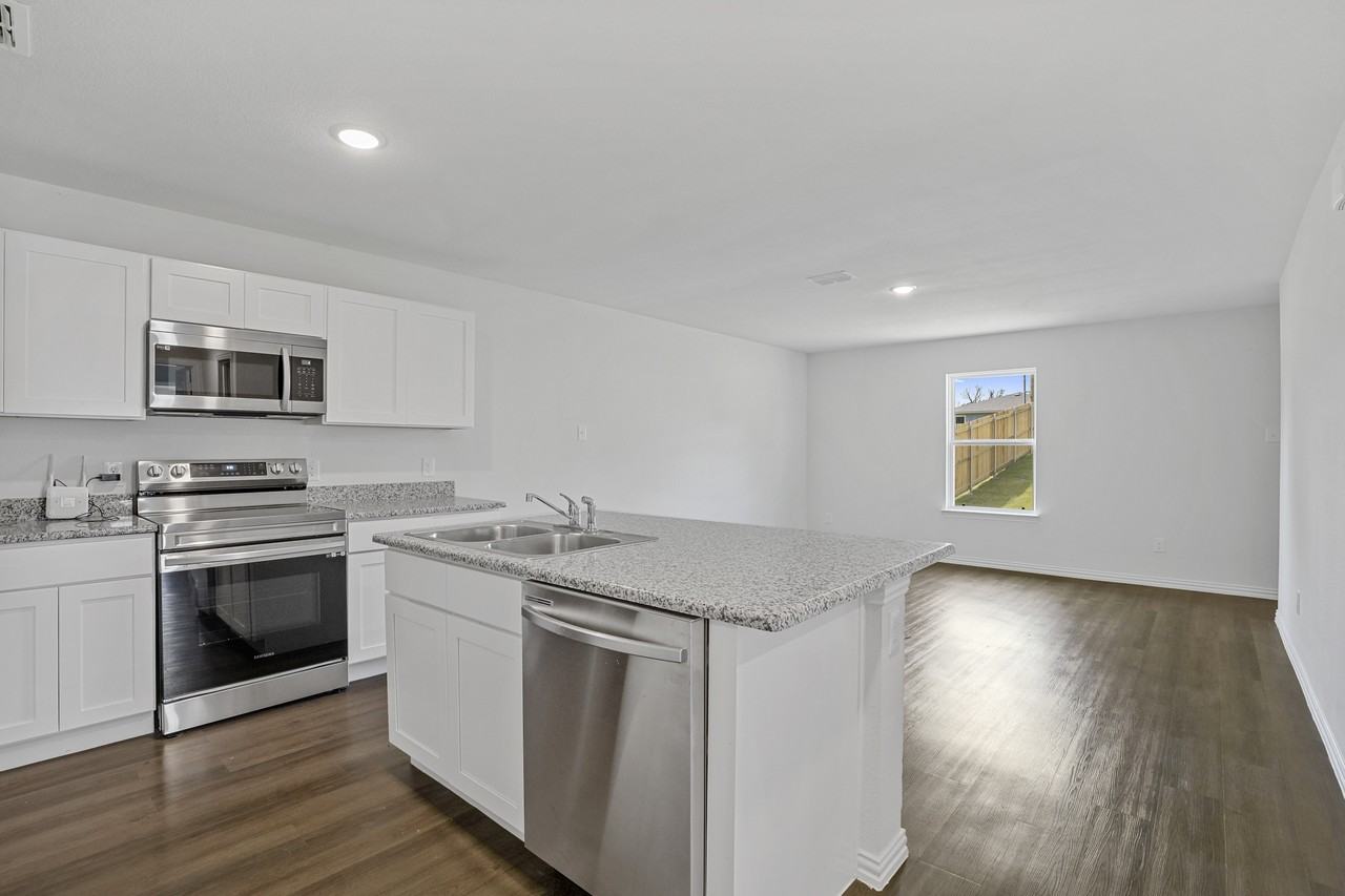 406 E Munson St #1 - Photo 4 of 18