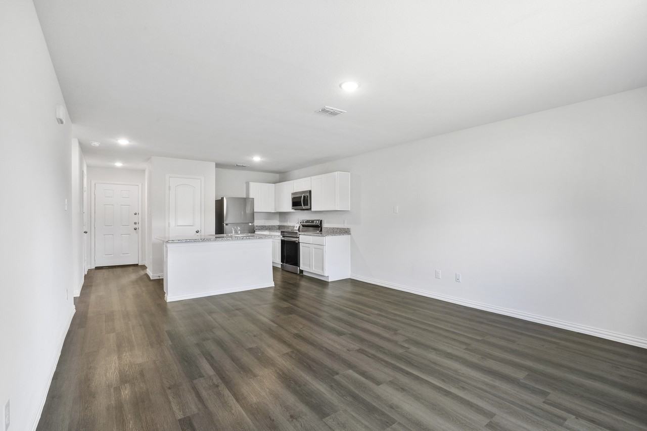 406 E Munson St #1 - Photo 6 of 18