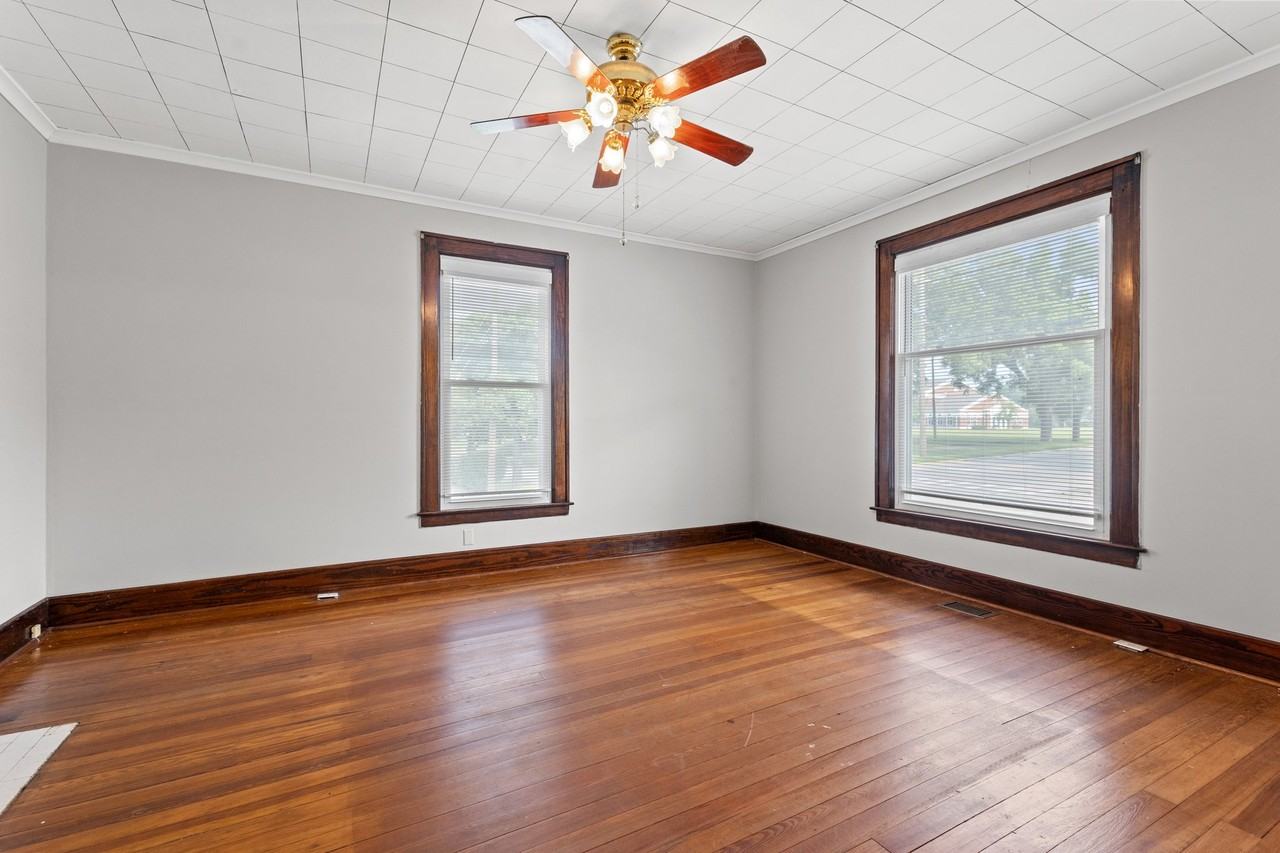 602 E Jackson St #1 - Photo 7 of 34