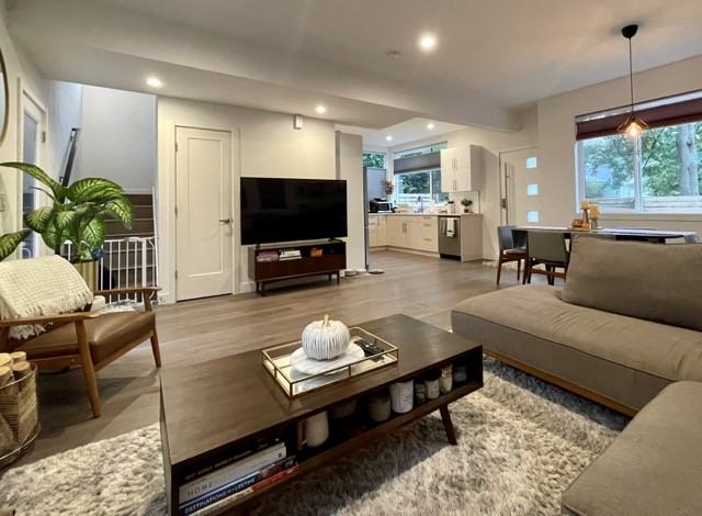 821 S Orcas St #A - Photo 3 of 14