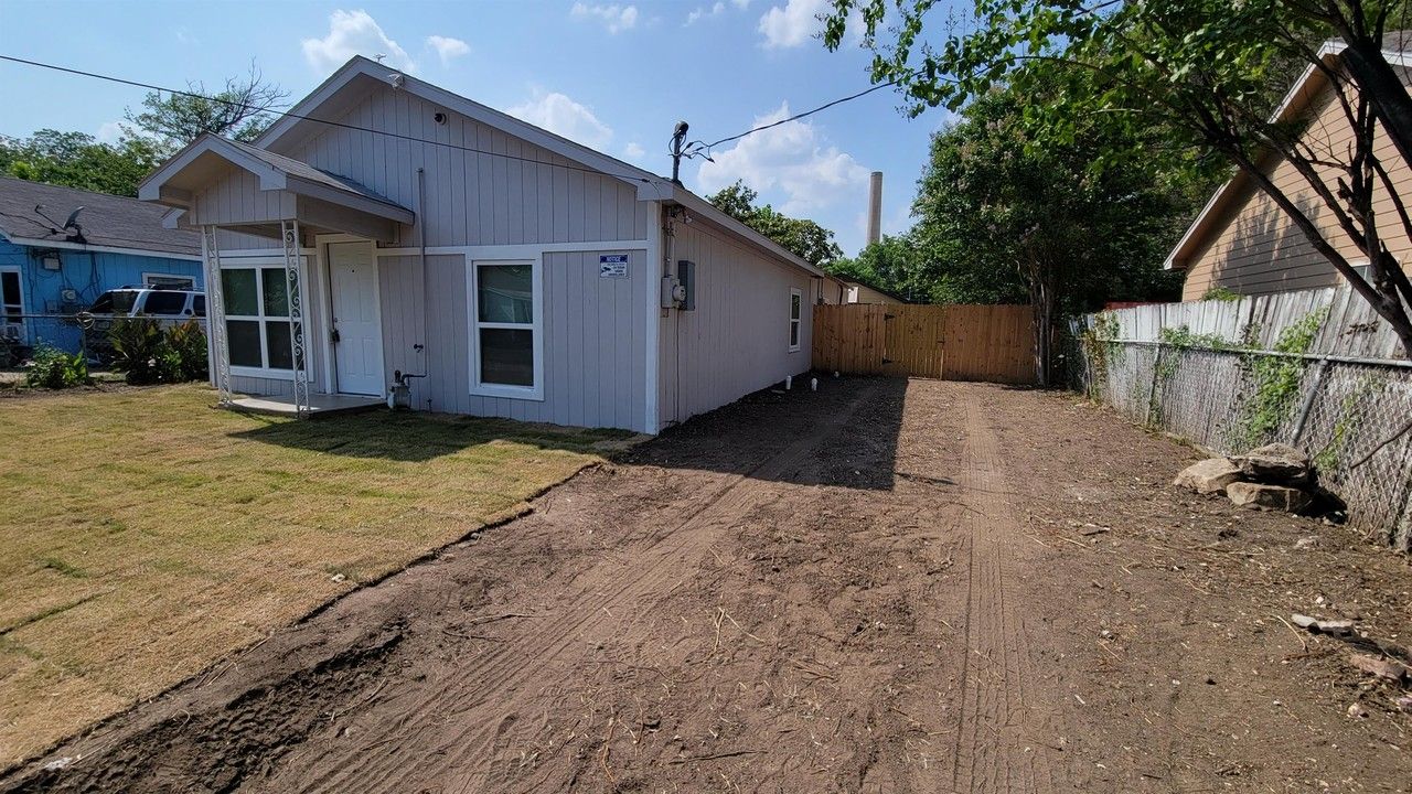 301 Robbins St #1 - Photo 2 of 17