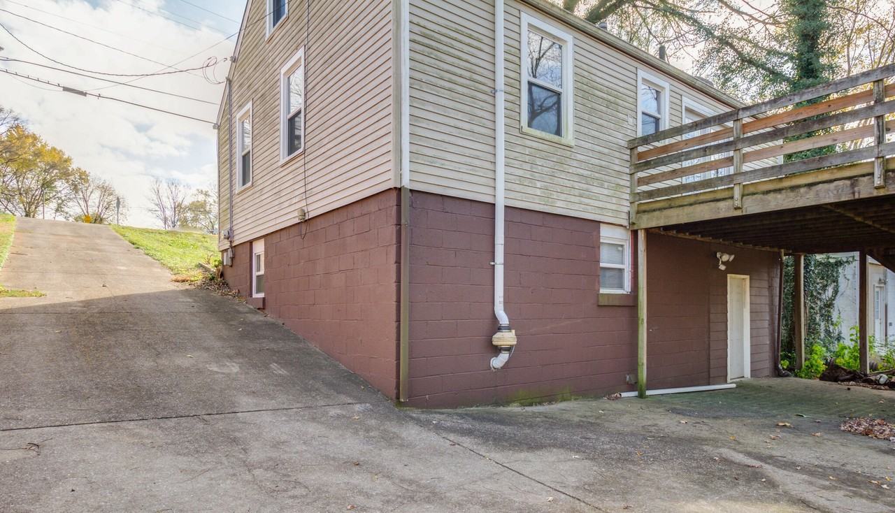 1211 Saturn Dr #1 - Photo 3 of 7