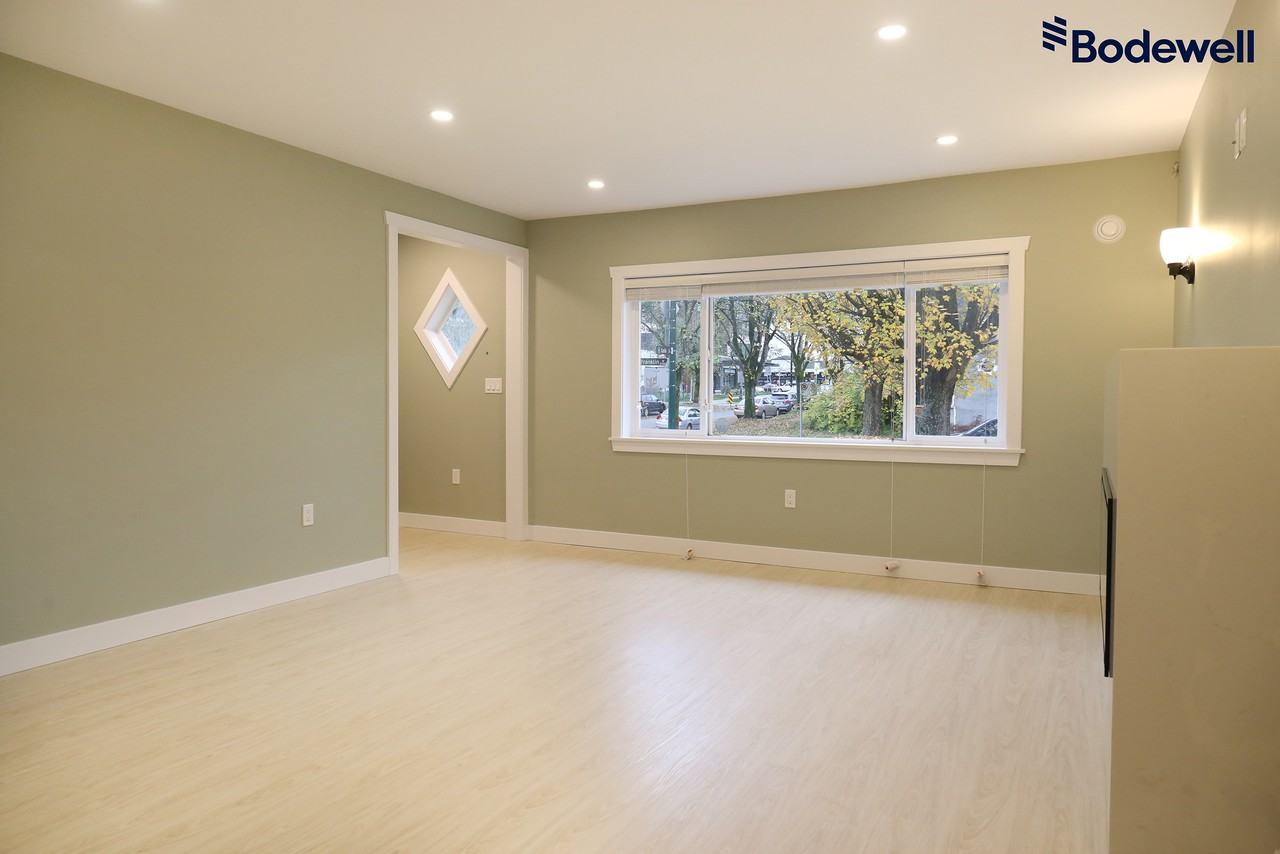 2797 Franklin St - Photo 3 of 23