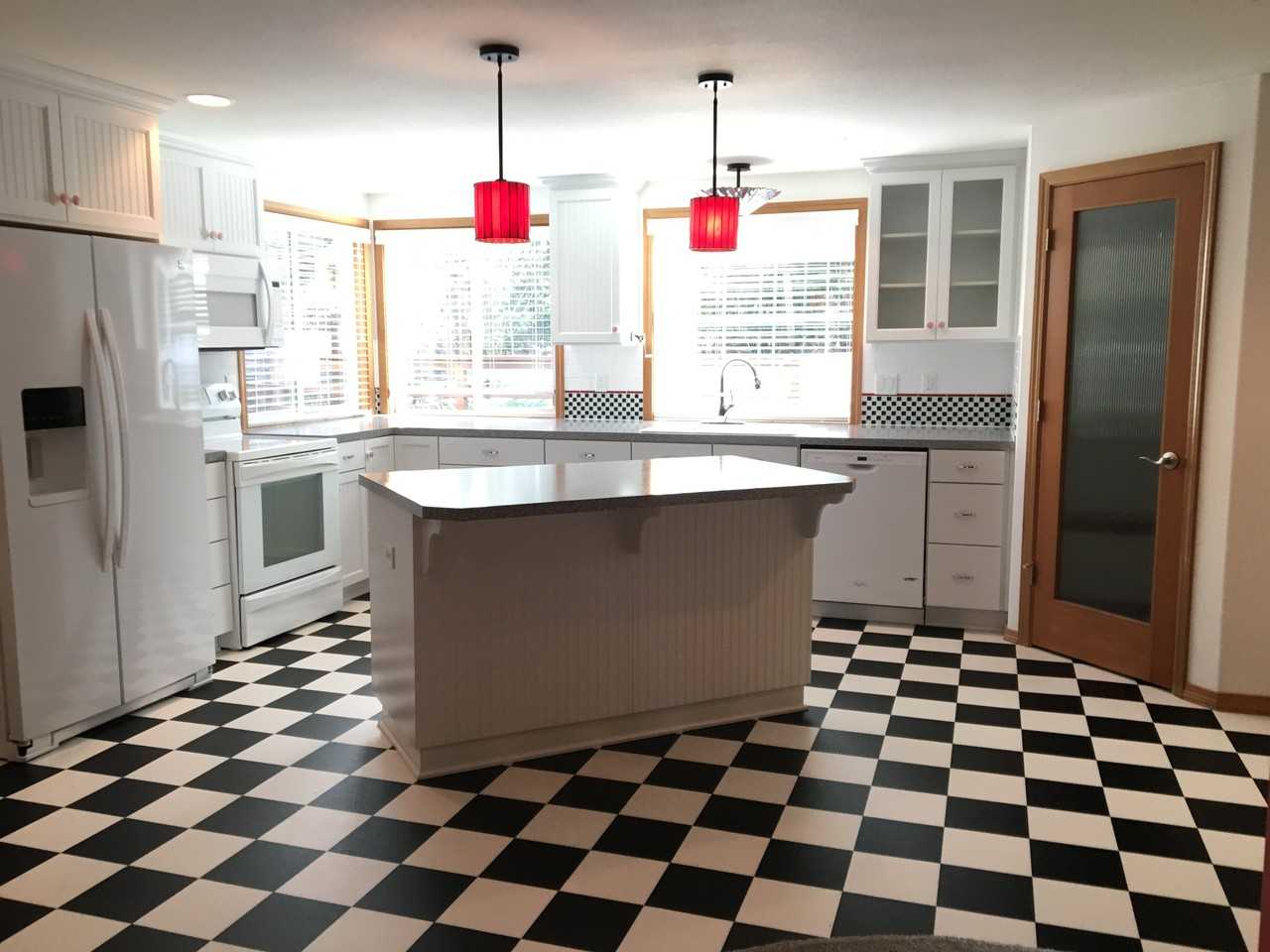 4430 Southwest Vesta Street - Photo 2 of 14