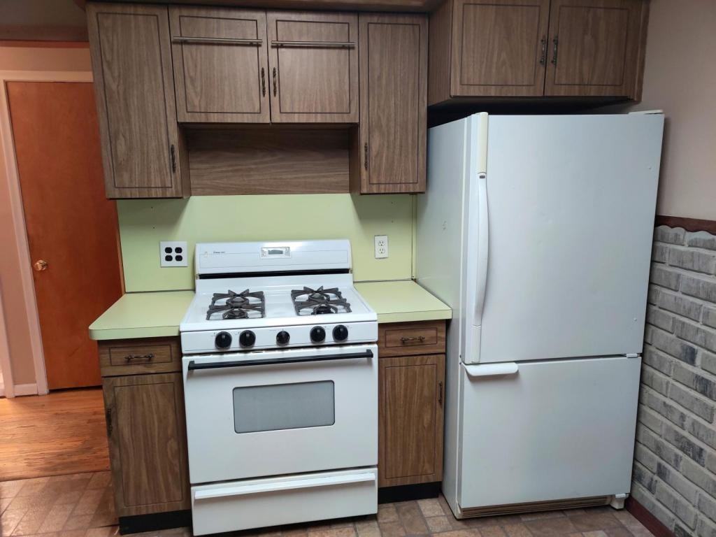 326 Amherst St - Photo 3 of 16