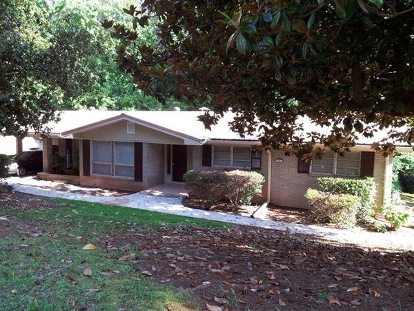 3082 Golden Dr - Photo 2 of 10