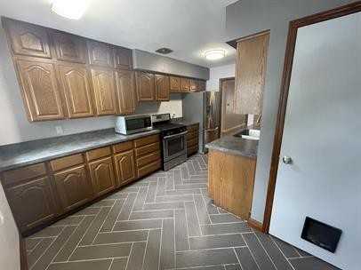 2028 Montreal Ave - Photo 2 of 16