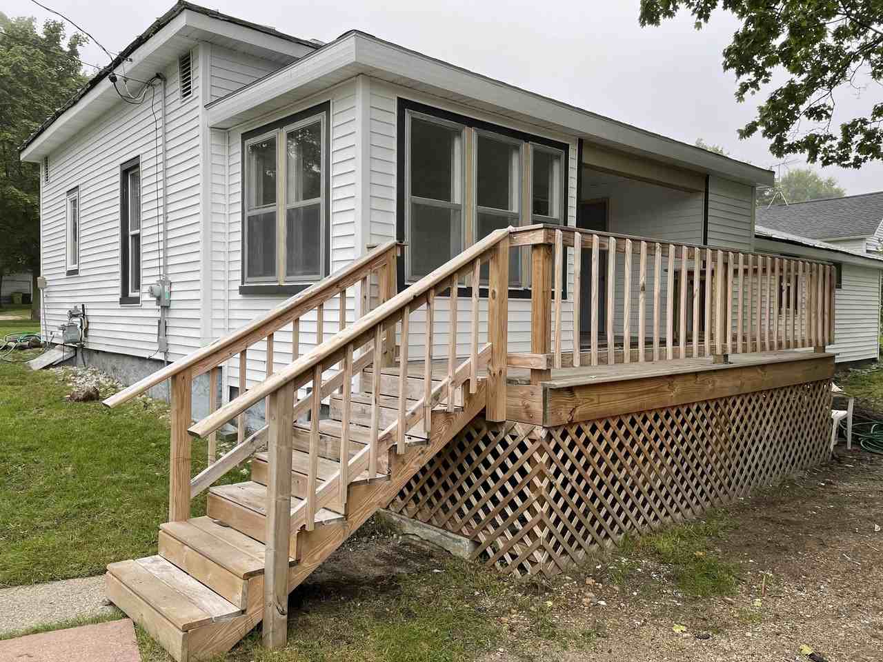 201 E Coffren St - Photo 2 of 16