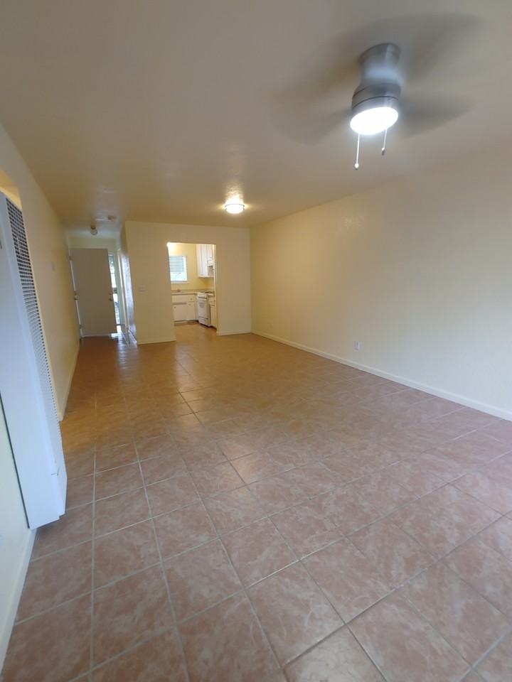 1007 U St #NA - Photo 3 of 12