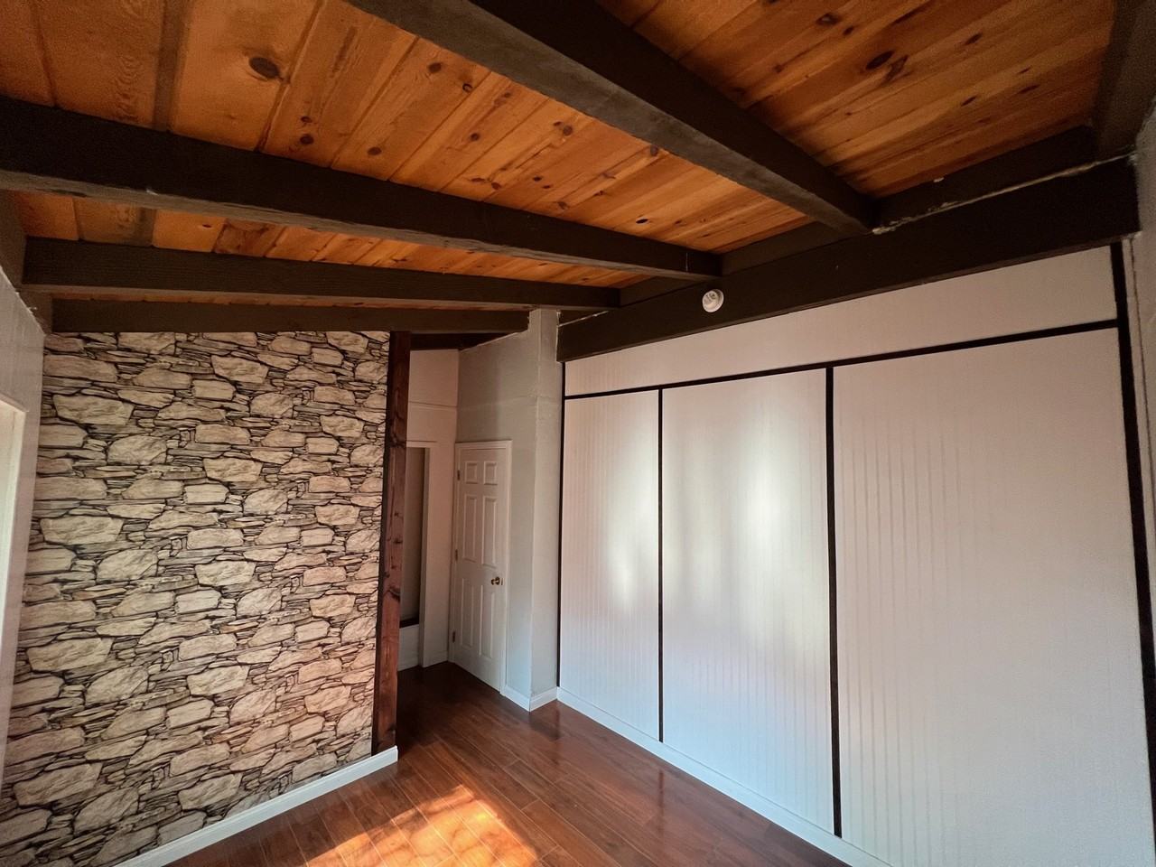 2588 Hollywood Dr #NA - Photo 2 of 14