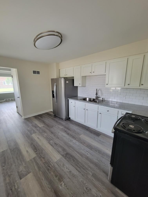 363 Kopernik Ave - Photo 3 of 21