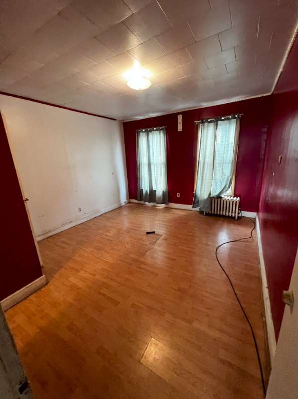 212 Parker St #1 - Photo 3 of 4