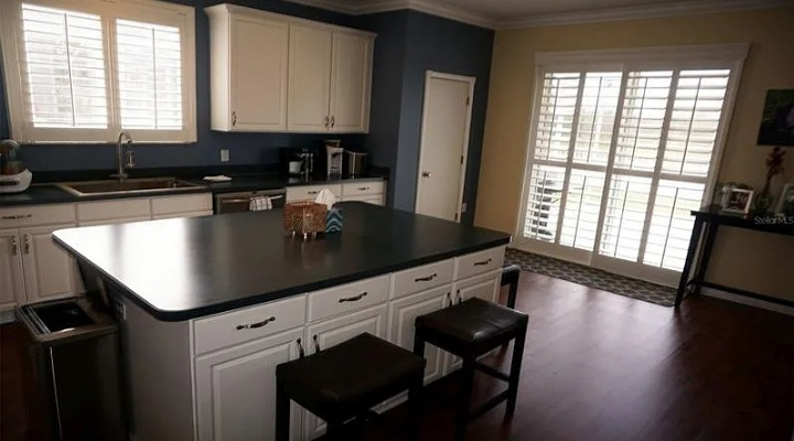 19558 Timberbluff Dr - Photo 3 of 14