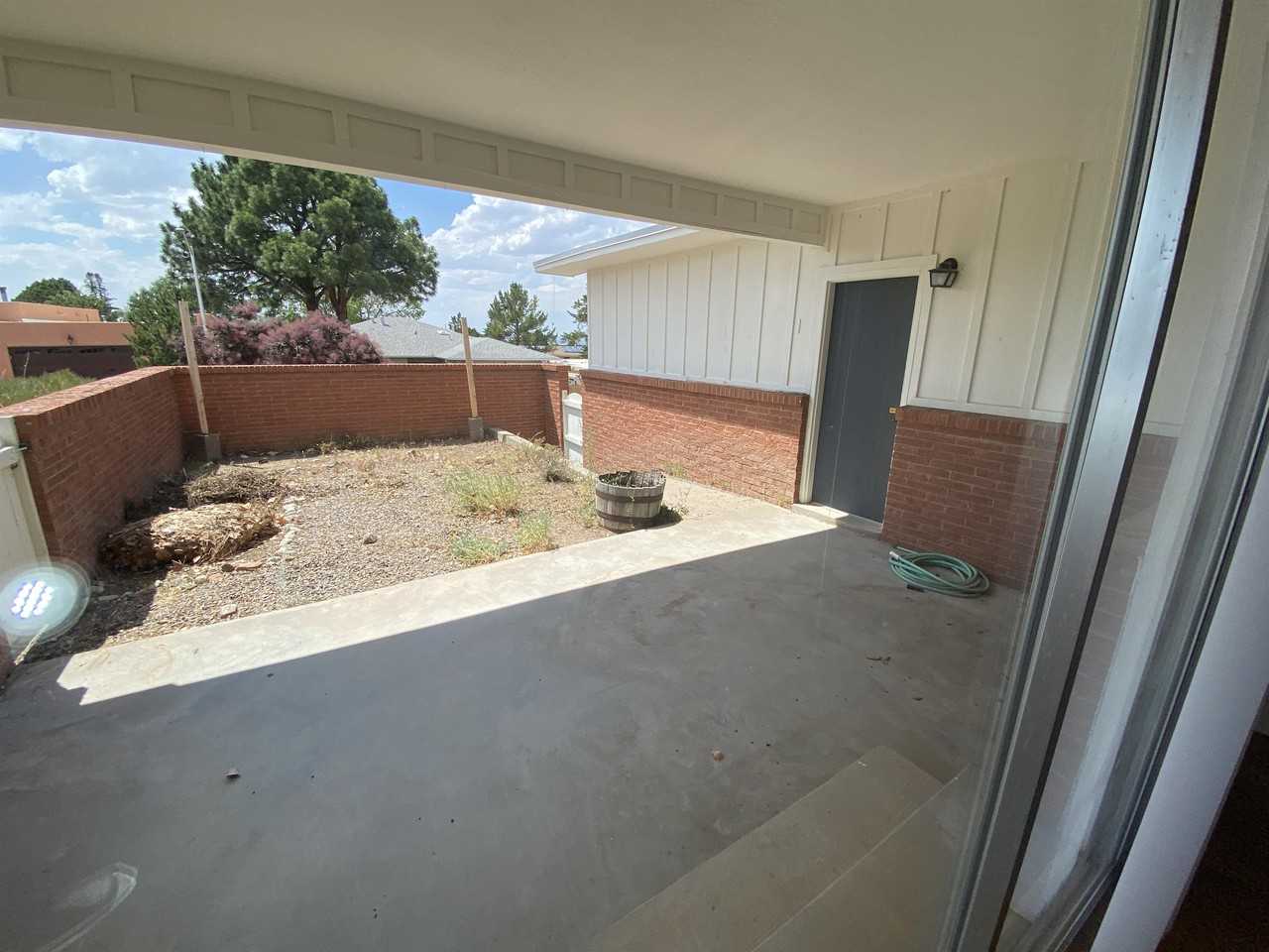 901 Santa Ana Ave Se #0 - Photo 4 of 27