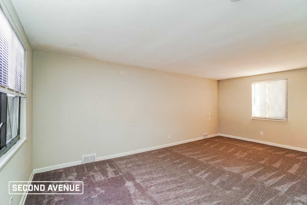 216 Grove Rd - Photo 5 of 22