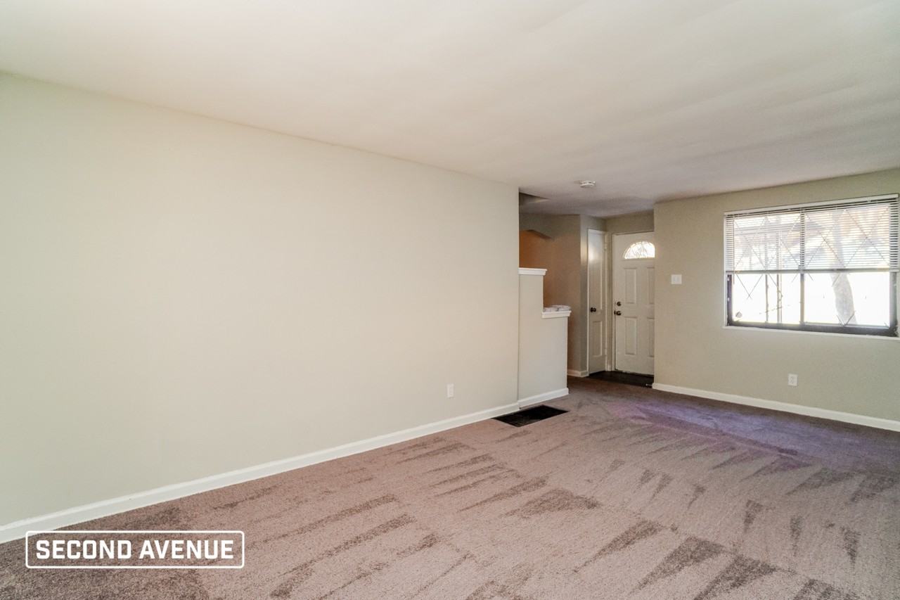 216 Grove Rd - Photo 4 of 22