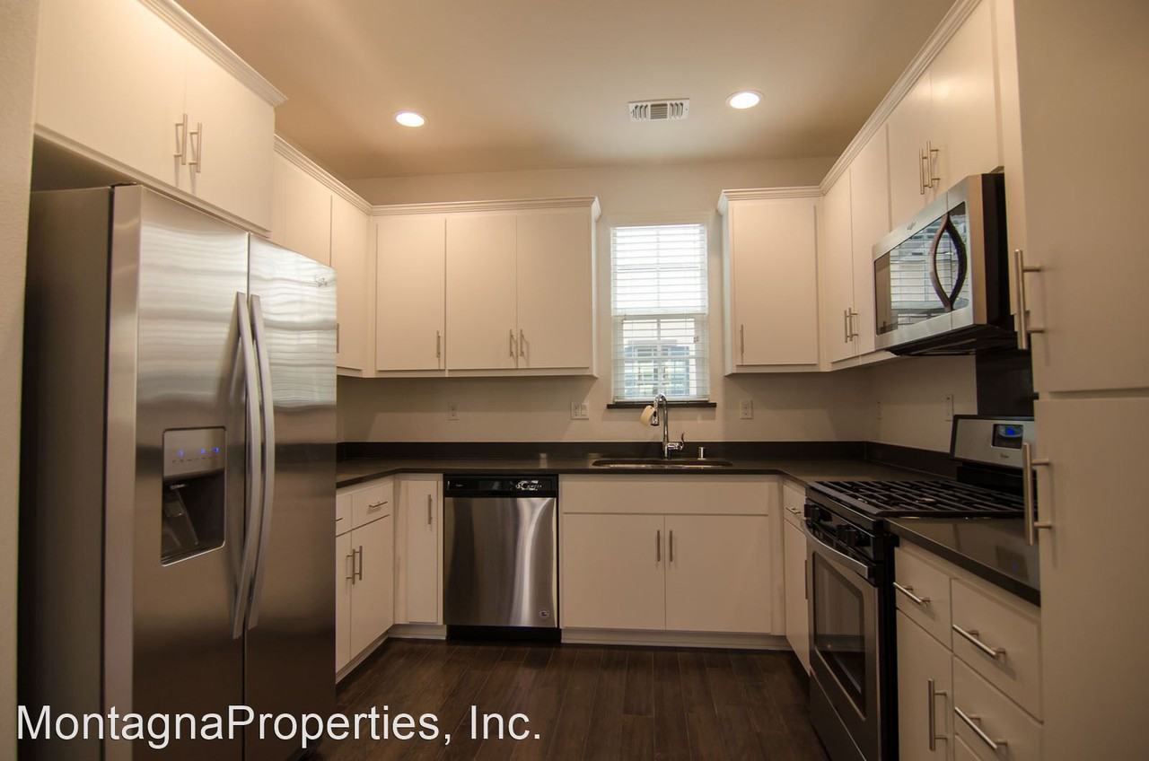 3208 Pyramid Way - Photo 3 of 17