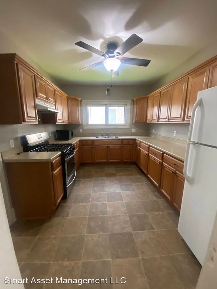 4226 W Highland Blvd Apartments in Martin Drive, Milwaukee, WI 53208