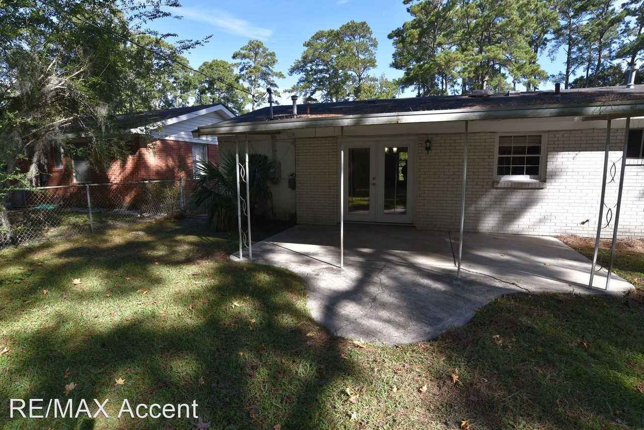 5 Sherwood Rd - Photo 2 of 16