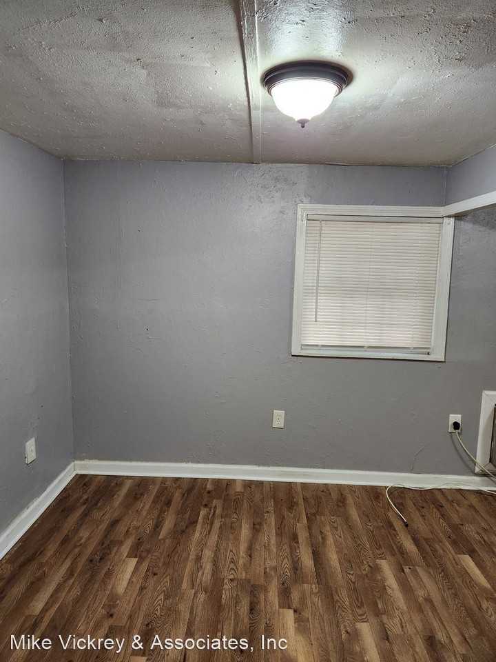 2123 Bayvale Rd - Photo 2 of 7