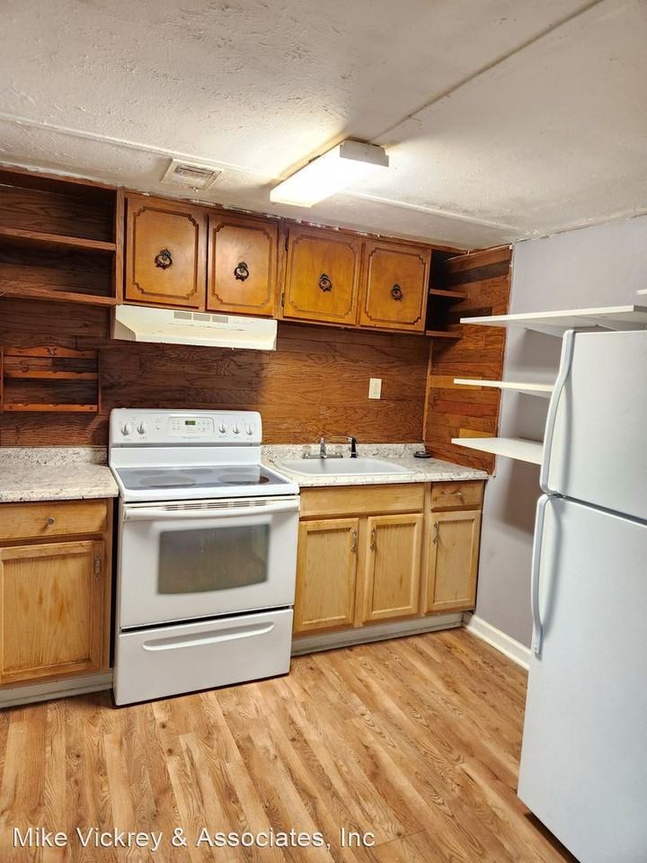 2123 Bayvale Rd - Photo 3 of 7