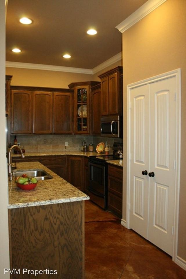 3028 Stallion Dr - Photo 3 of 8