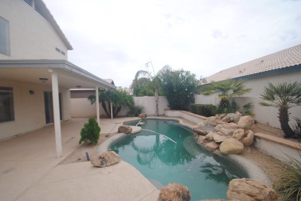 171 S Bedford Dr - Photo 2 of 20