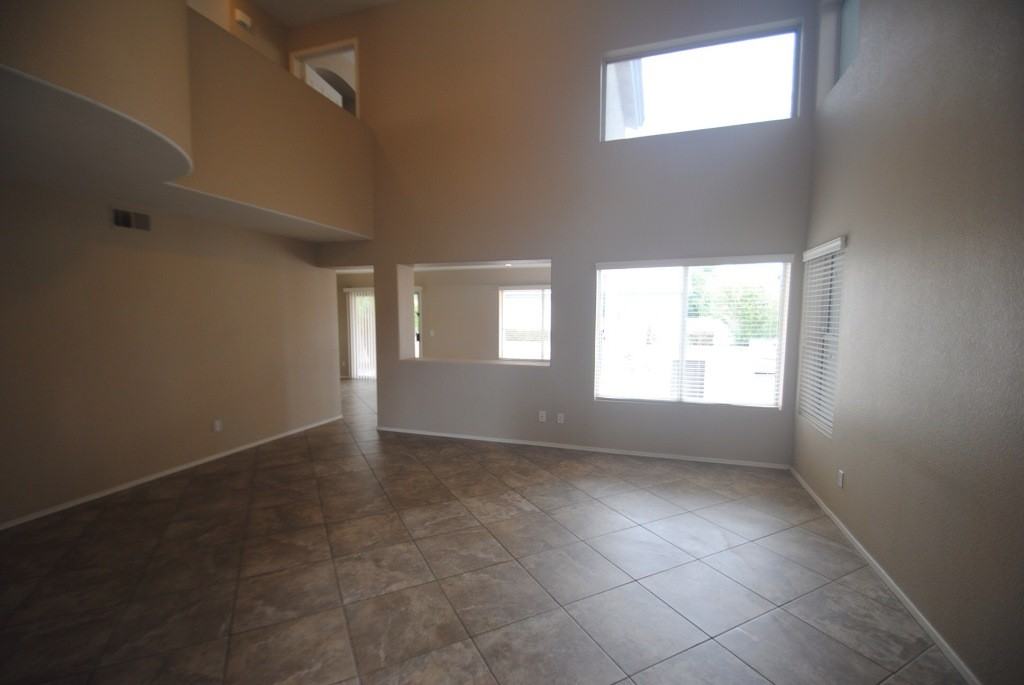 171 S Bedford Dr - Photo 3 of 20